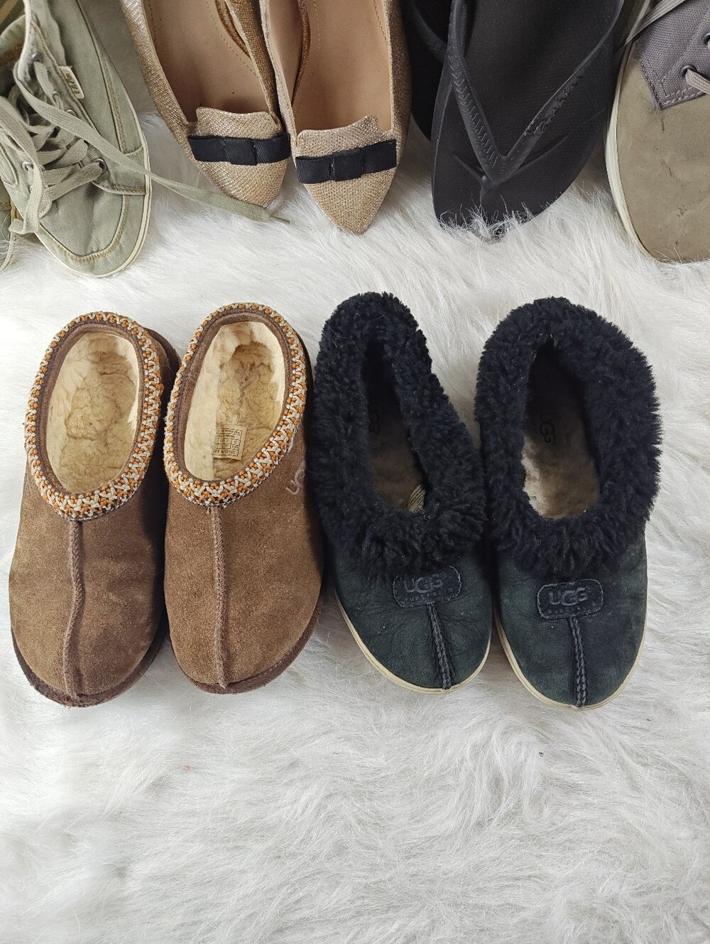 UGG Black & Brown 2 pairs slippers Bundle Shearling Fur-Lined kids size 3